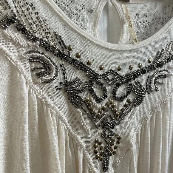 Free People Boho Yummy Slub Ivory Embellished Beaded Sequin Top Size XS - Picture 4 of 13